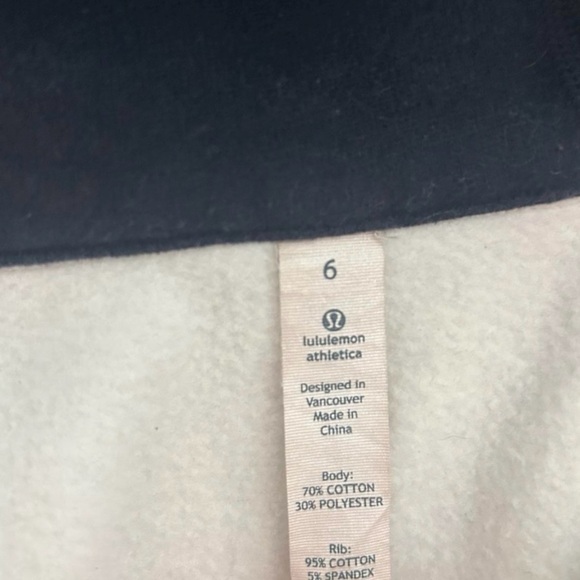 Women’s Lululemon® Scuba Hoodie Size: 6
In Commuter Denim Angel Wing/Inkwell - Picture 10 of 12